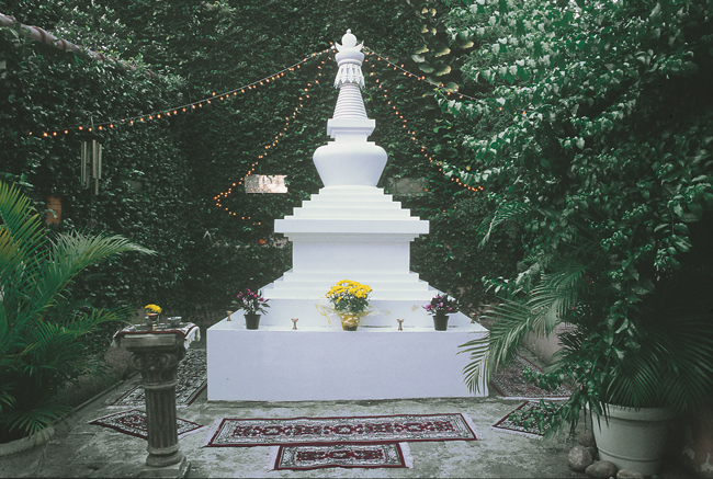 stupa-branca